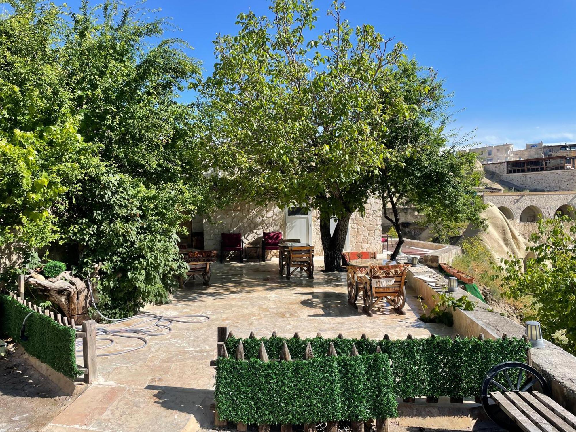 Cappadocia St.Nino'S Garden Bed & Breakfast Ortahisar Bagian luar foto