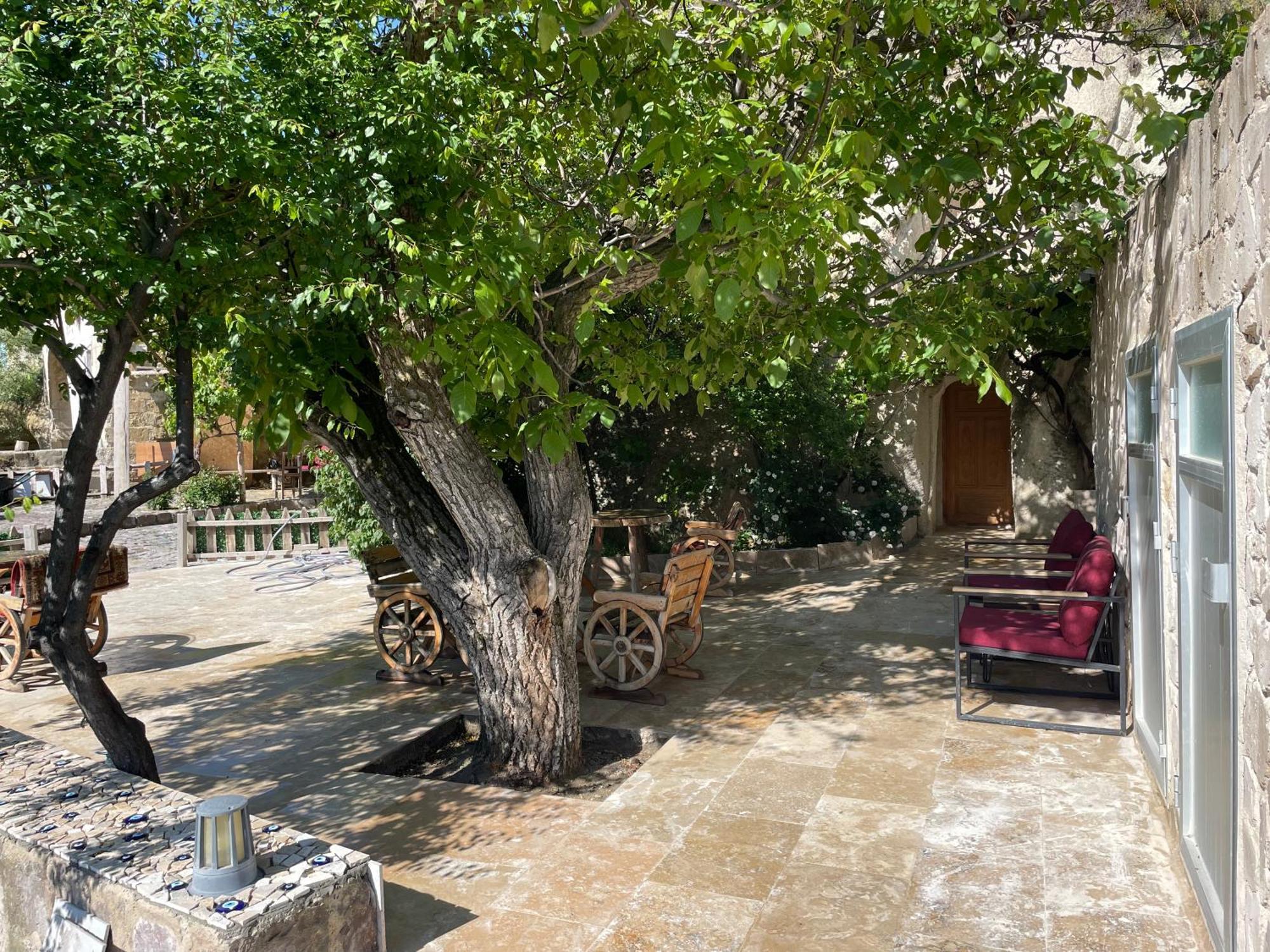 Cappadocia St.Nino'S Garden Bed & Breakfast Ortahisar Bagian luar foto